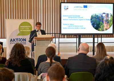 Startkonferenz: deutsch-tschechische Jugend im Dialog